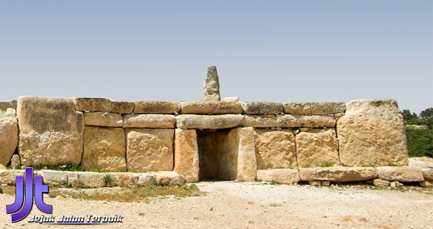Mengunjungi Kuil Megalitik di Hagar Qim dan Mnajdra